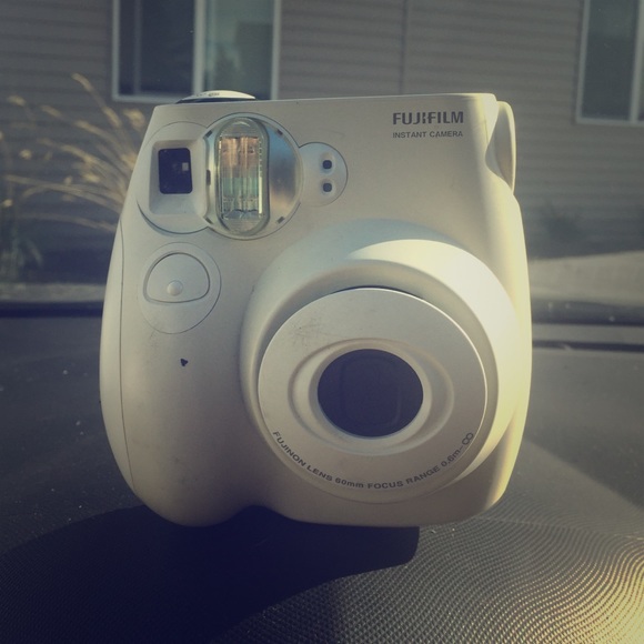 Fujifilm Instax Mini 7s - Picture 1 of 2