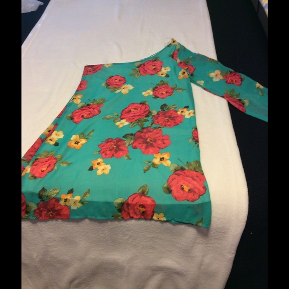 One sleeve dress