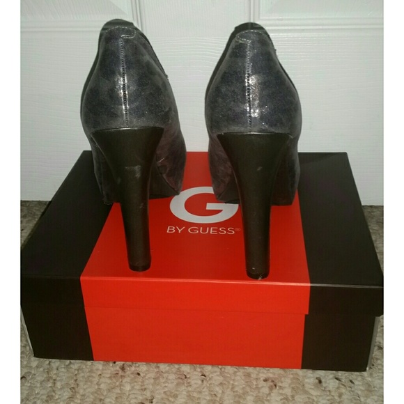 *SOLD* โณ Guess Cheetah Print Heels โณ - Picture 2 of 7