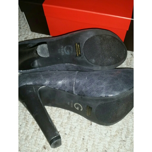 *SOLD* โณ Guess Cheetah Print Heels โณ - Picture 4 of 7