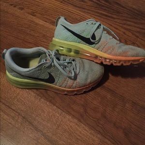 Nike women's tennis shoes