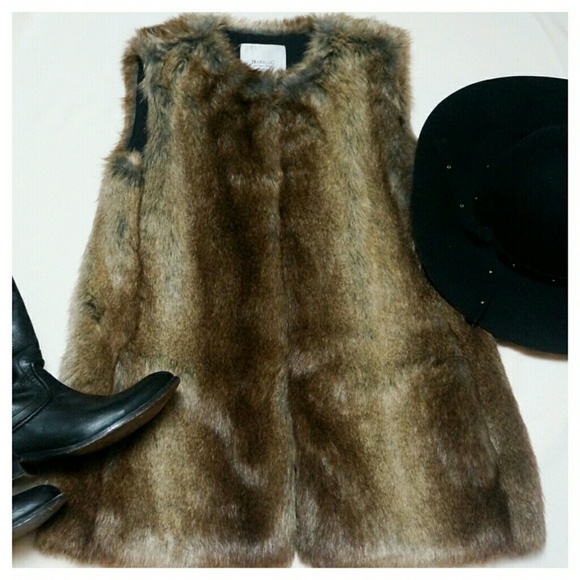 Zara Outerwear - Zara faux fur vest