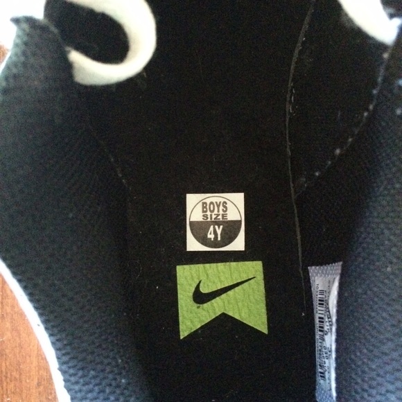 Youth size 4 Nikes - Picture 3 of 4