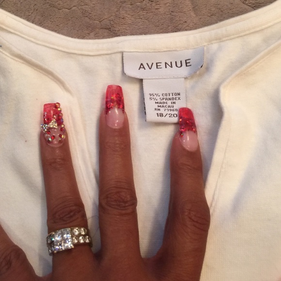 White Shirt (1) - Picture 2 of 2