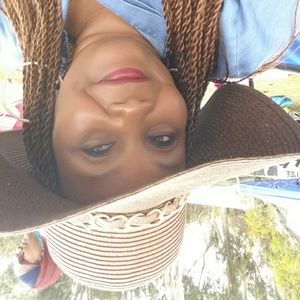 Meet your Posher, Yolanda