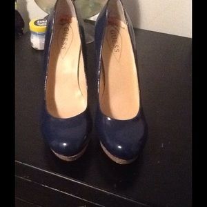 Guess pumps
