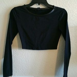 Black long sleeve crop top