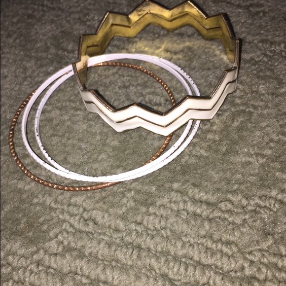 Bracelet bundle!!!! - Picture 3 of 4