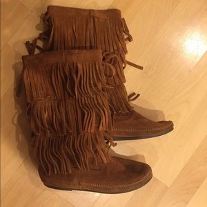 Suede fringe boots