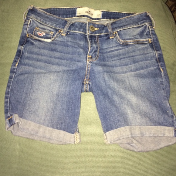 Hollister denim knee length shorts NWOT - Picture 1 of 2