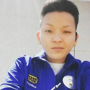 Meet your Posher, Crystal