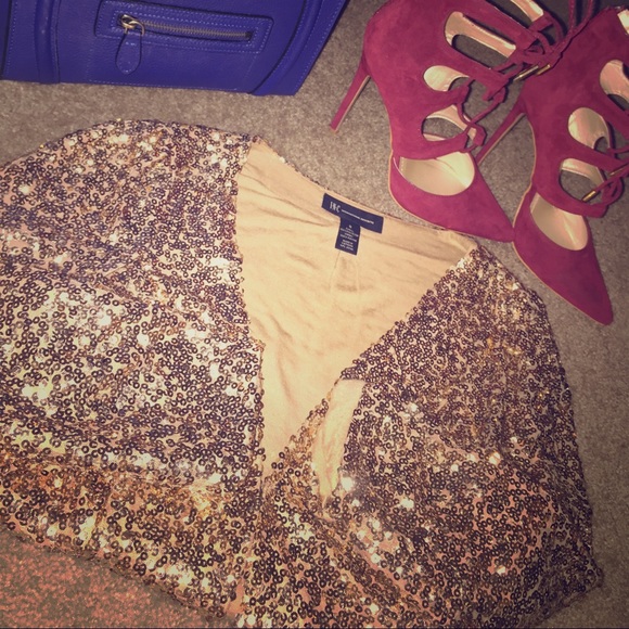 ✨✨Gold Sequin Blazer✨✨