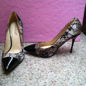 Shoedazzle Leather and Lace Pumps