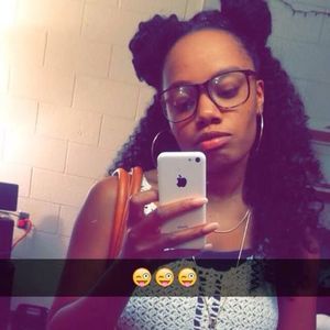 Meet your Posher, Davesha