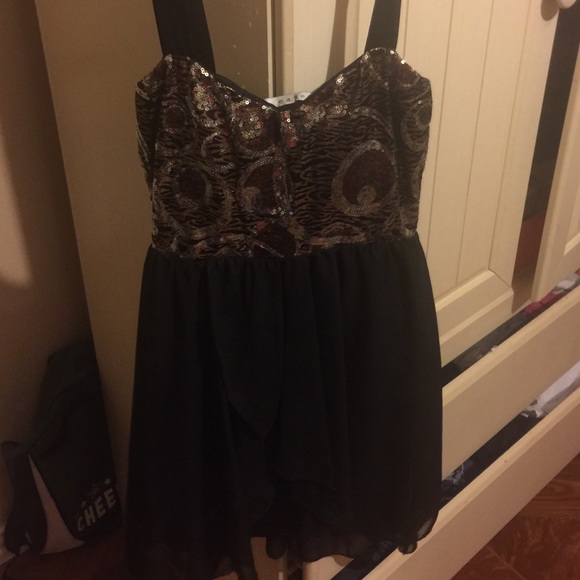 Small sequenced brown & black dress