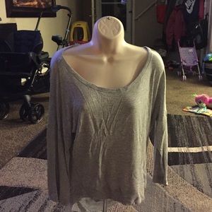 Super cute grey top!