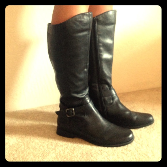 Black boots