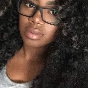 Meet your Posher, Antonia