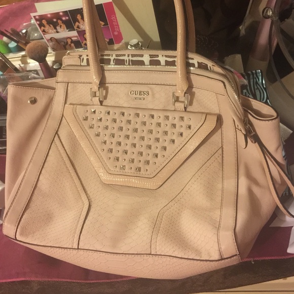Light pink guess purse