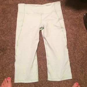 Lululemon workout capris