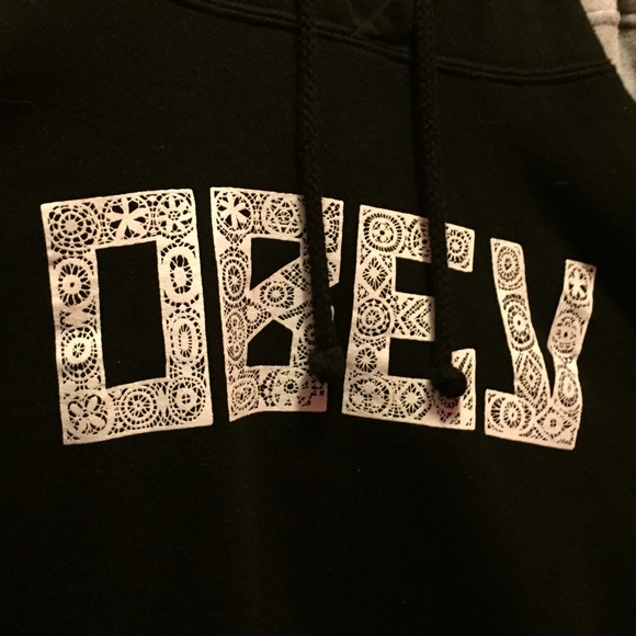 OBEY BLACK HOODIE