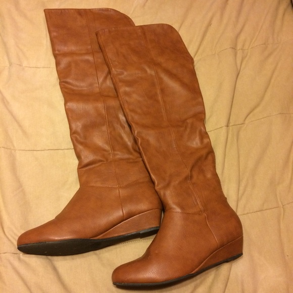 Get it now!!! knee high boots