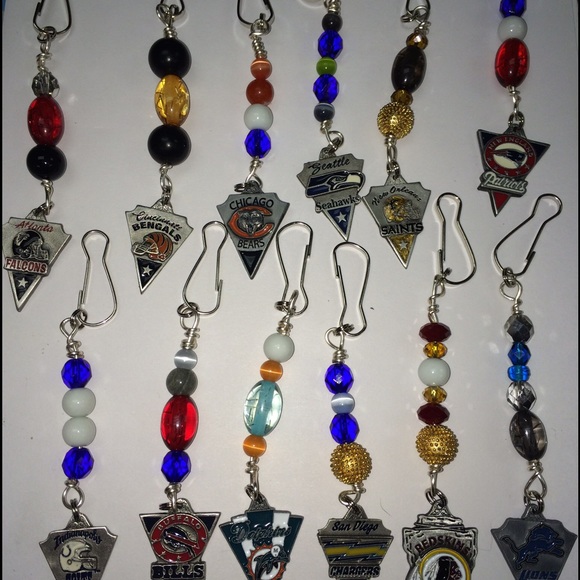 NFL zipper pulls