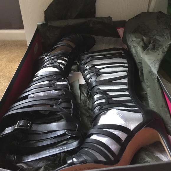 β¨πHPπVince Camuto Sexy Gladiator Heels - Picture 4 of 4