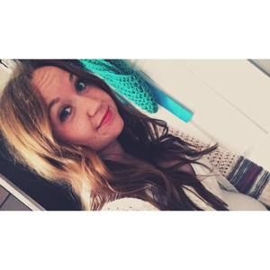 Meet your Posher, Danyelle