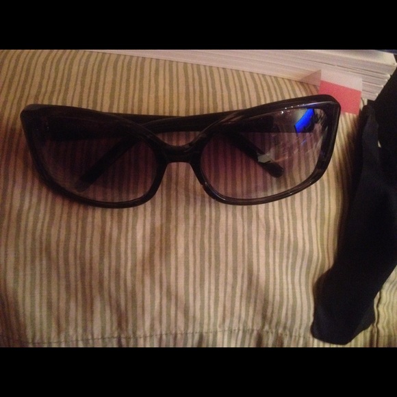Theory rectangular shape sunglasses - Picture 2 of 3