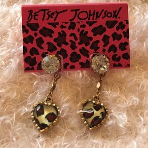 Betsey Johnson cheetah heart earrings!