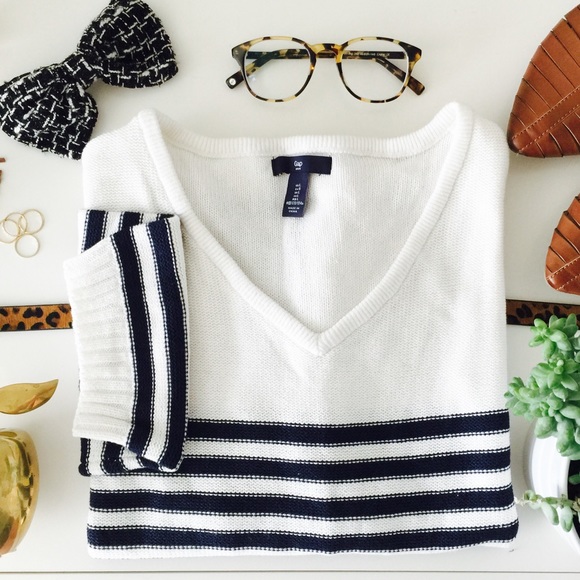 GAP Sweaters - 🍩 SOLD - GAP | Navy & White Stripe Knit Sweater