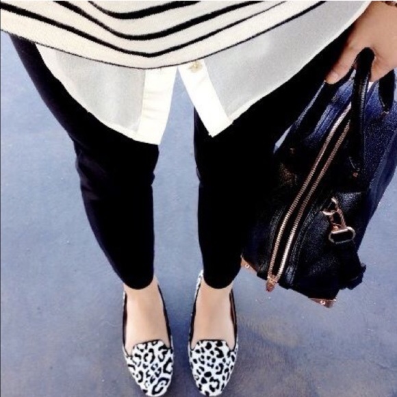 🍩 SOLD - GAP | Navy & White Stripe Knit Sweater - Picture 3 of 3