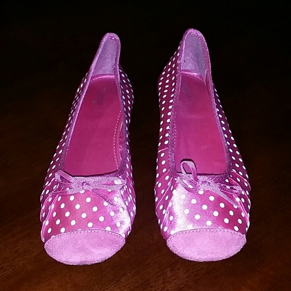 Shoes - Picture 1 of 2