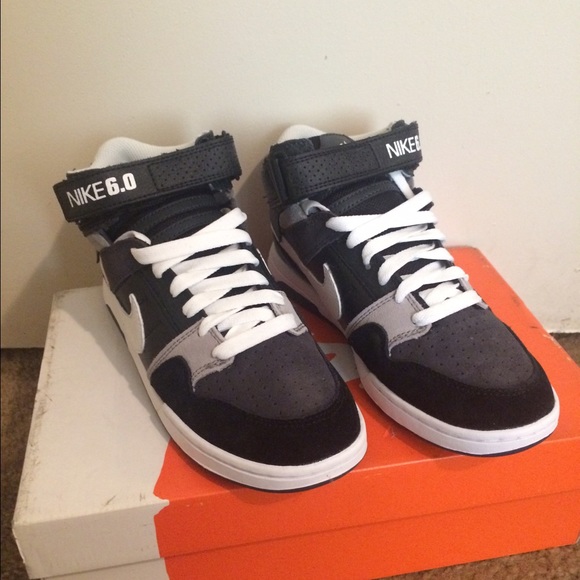 Nike 6.0 Mogan Mid 5 Men's 6.5 Womens