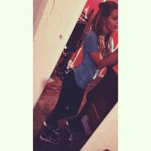 Meet your Posher, Danielle