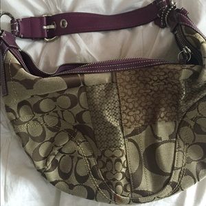 Coach signature medium hobo purple patent leather