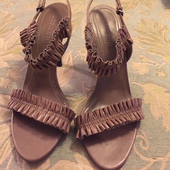 Burberry Shoes size 40