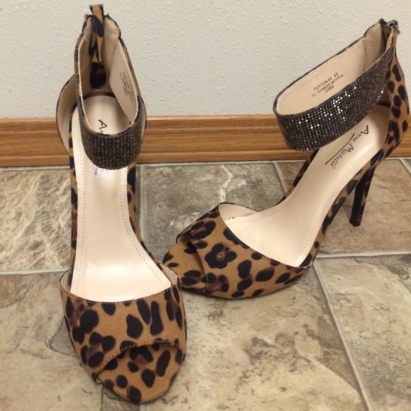 Amazing leopard sandals - Picture 1 of 4
