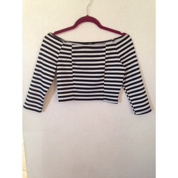 Striped crop top that shows shoulder size small