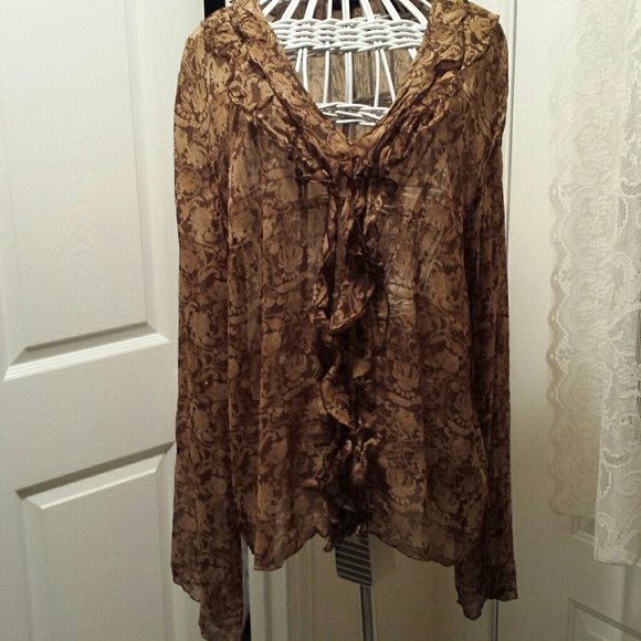 Axcess Liz  Claiborne ruffle shirt
