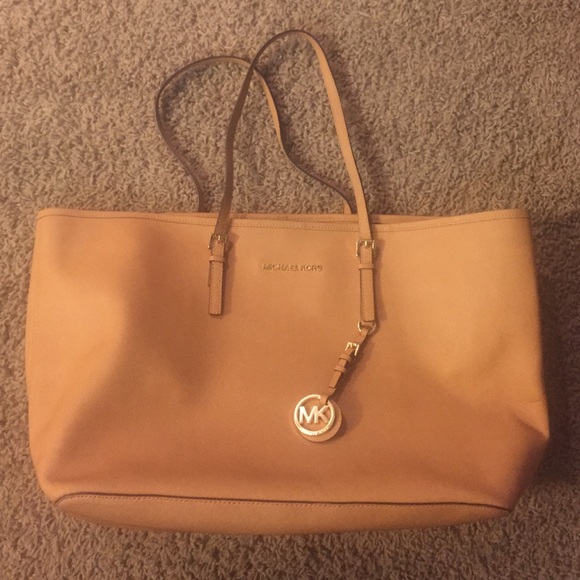 MICHAEL KORS Jet Set Tan Purse
