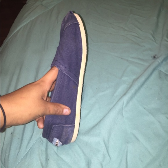Navy blue toms