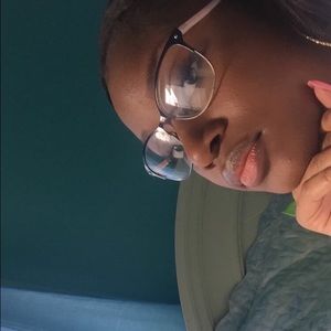 Meet your Posher, Tonessa