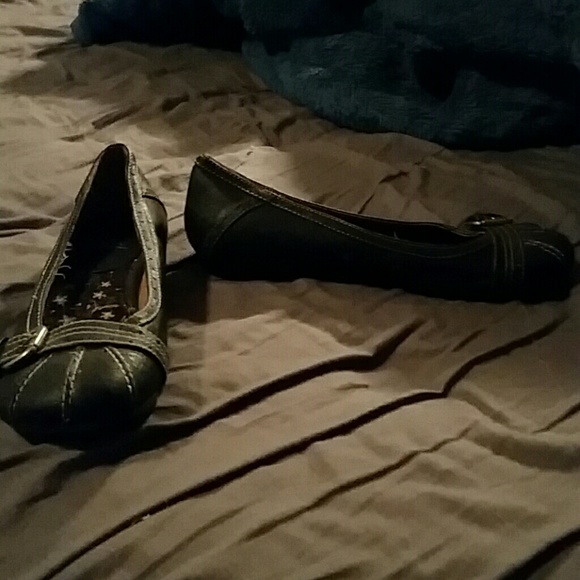 Flats - Picture 2 of 2