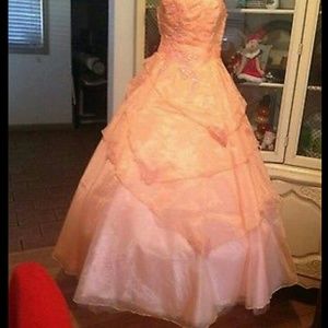 Quinceanera gown PEACH Brand New no tags No BRAND NAME from CHINA