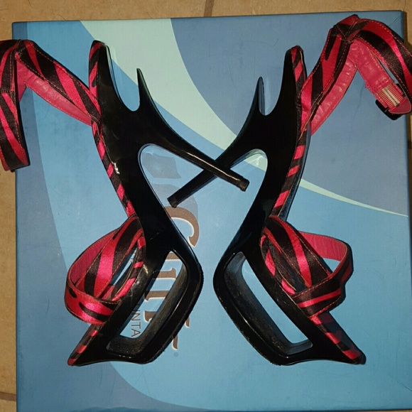 Heels - Picture 2 of 2