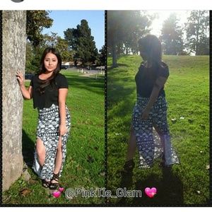 Double slit Skirt! med, NWOT.