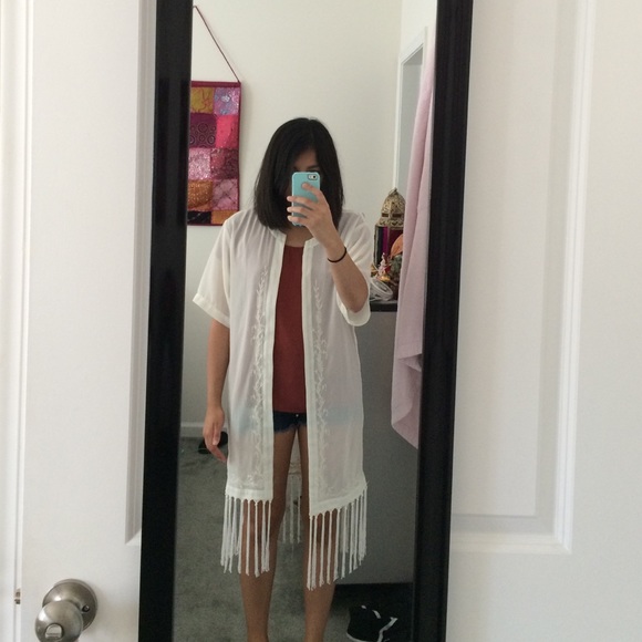 White Kimono - Picture 2 of 3