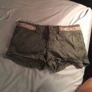 American eagle hunter green shorts